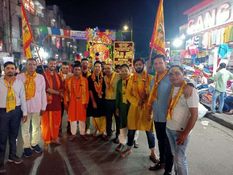 रामलीला का झंडा पूजन कर किया स्थापित
