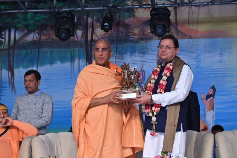 रक्षा मंत्री राजनाथ सिंह और लोक सभा अध्यक्ष ओम बिरला आध्यात्मिक महोत्सव में किया प्रतिभाग